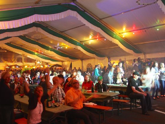 Festabend am Moselufer